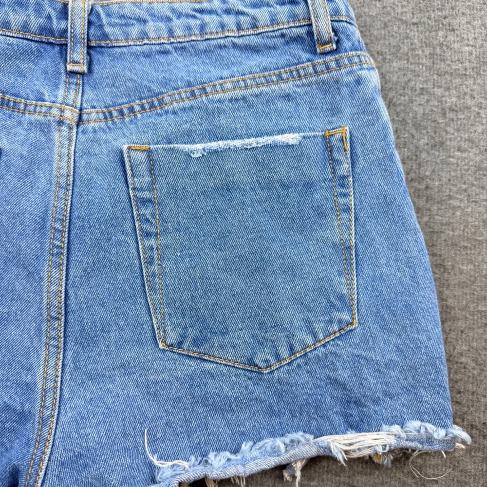 Signature 8 Distressed Denim Shorts Womens Size S Blue High Waisted Frayed Hem‎